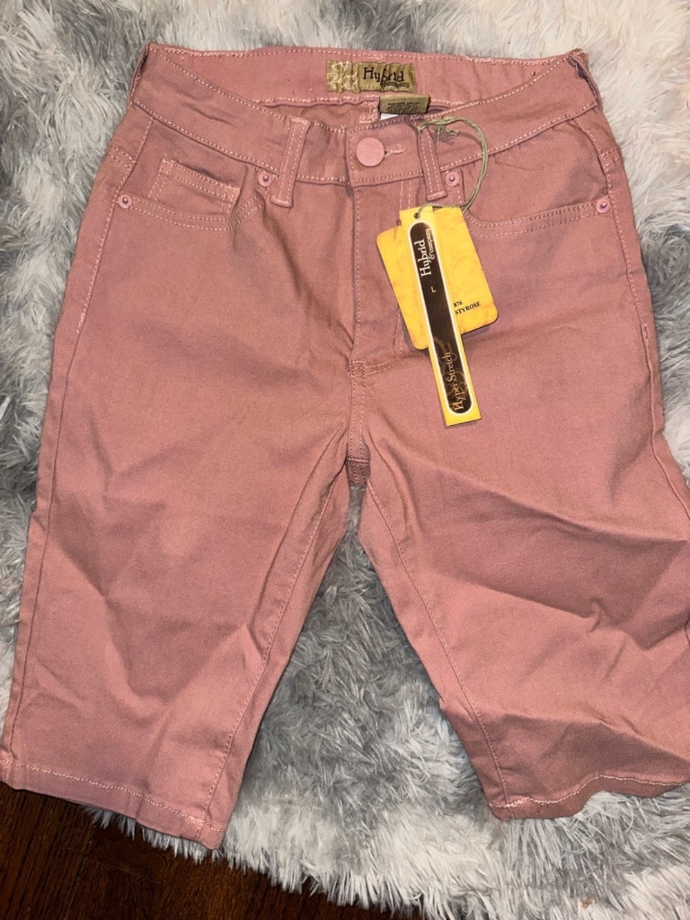 Hybrid & Company Woman’s Dusty Rose Hyper Stretch Shorts - NWT Size Large